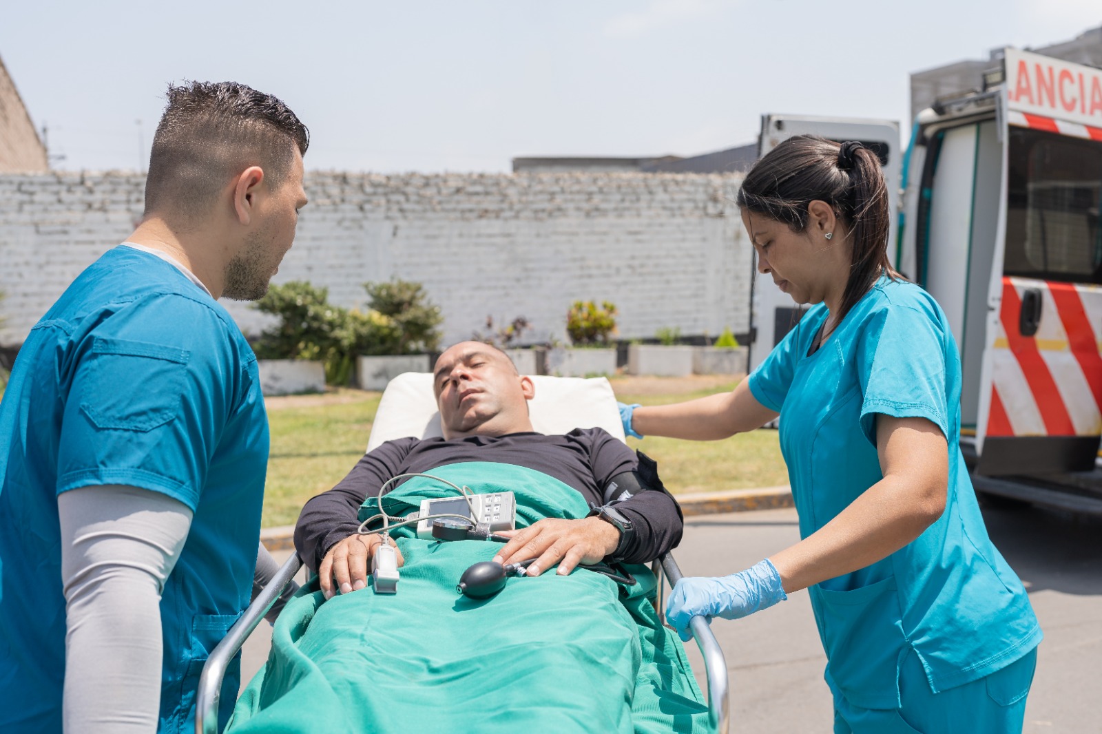 Ambulancias y médicos SIS Global